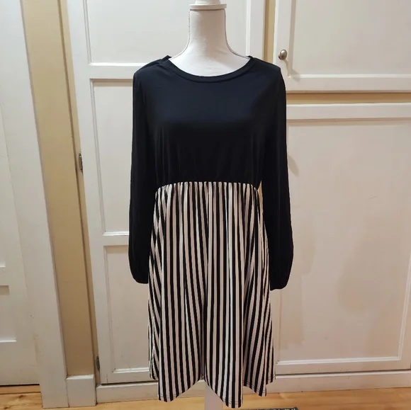 SHEIN Women's Vertical Stripped Print Dress - Picture 11 of 13